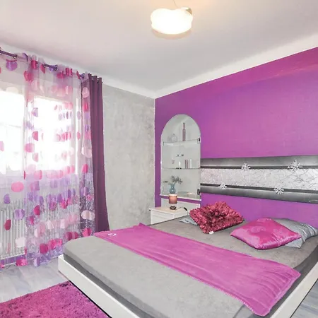 Traumhaftes Haus In * Rigarda